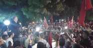 BAŞKAN KÜÇÜK; DEMOKRASİ MEYDANINDAN AYRILMIYOR