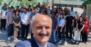 BAŞKAN OKAY, CEVİZLİ PARKTA GENÇLERLE BİR ARAYA GELDİ