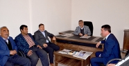BAŞKAN OKUMUŞ MUHTARLAR DERNEĞİNİ ZİYARET ETTİ