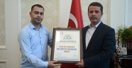 BAŞKAN 'OKUMUŞ' YILIN EN BAŞARILI BELEDİYE BAŞKANI ÖDÜLÜNÜ ALDI