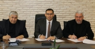 BELEDİYE BAŞKAN ADAYLARI, EKİNÖZÜ'NDE CENTİLMENLİK PROTOKOLÜ İMZALADI