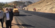 Çağlayancerit Belediyesinden yol yapım çalışması