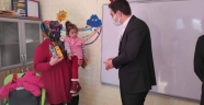 Çağlayancerit Kaymakamı Güzel'den özel eğitim merkezine ziyaret