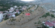 ÇAĞLAYANCERİTE TAŞTAN 77 METREKARE BAYRAK