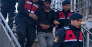 Cezaevi aracından kaçan 2 mahkum yakalandı