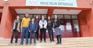 ÇOCUK MECLİS ÜYELERİ, OKULLARA ÇIKARTMA YAPTI
