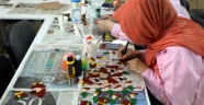 ÇOCUKLAR İÇİN ÜRETİP AİLE BÜTÇESİNE KATKI SAĞLIYORLAR