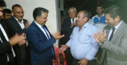DİLİPAK, AK PARTİ’YE KATILAN VATANDAŞA ROZET TAKTI
