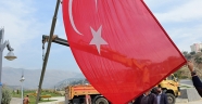 DULKADİROĞLU’NDAN 15 TEMMUZ ANIT PARKINA 23 METRELİK BAYRAK DİREĞİ