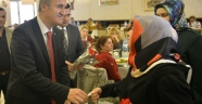 DULKADİROĞLU’NUN ÇİÇEKLERİ YEMEKTE