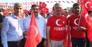 EKİNÖZLÜLER DEMOKRASİYE OMUZ VERDİ