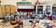 Elbistan Hoca Ahmet Yesevi İlkokulu öğrencilerine müzik aleti hediyesi