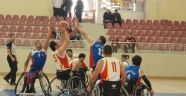 ENGELLİ BASKETBOLCULAR PLAY-OFF’U GARANTİLEDİ