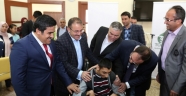 ENGELLİLERE TEKERLEKLİ SANDALYE DAĞITILDI