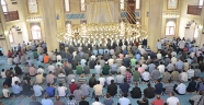 FATİH SULTAN MEHMET HAN CAMİNDE İLK CUMA NAMAZI KILINDI