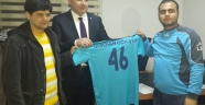 GÖKŞEN’E 46 NUMARALI FORMA HEDİYE EDİLDİ