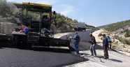 GÜCÜŞ MAHALLESİNDE SICAK ASFALT SEVİNCİ