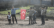 Hatay Reyhanlı'da sınır mahallesi bayraklarla donatıldı