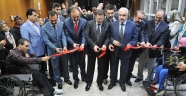 ‘HAYATA TUTUNMAK’ SERGİSİ AÇILDI