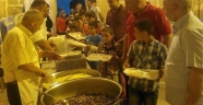 İlk iftarı Suriyeli sığınmacı çocuklar açtı