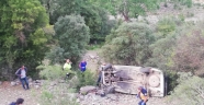 Isparta'da otomobil şarampole devrildi: 1 ölü, 1 yaralı