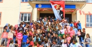 İSTANBUL’DAN KAHRAMANMARAŞ’A GELİP “Bİ’ DÜNYA UMUT” BIRAKTILAR