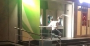 Kahramanmaraş’ta ATM’ye kartını kaptıran genç çılgına döndü