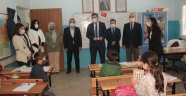 Kahramanmaraş’ta ihtiyaç sahibi öğrenciler ayakkabı yardımı