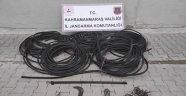 Kahramanmaraş’ta kablo çalan hırsızlar trafik kazasında yakalandı