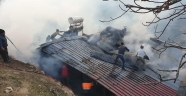 Kahramanmaraş'ta bacadan çıkan kıvılcım evi yaktı