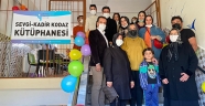 Kahramanmaraş'ta gönüllüler köy okuluna kütüphane açtı