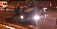 Kahramanmaraş'ta hurdaya dönen otomobilden sağ çıktılar