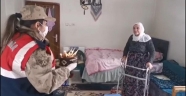 Kahramanmaraş'ta jandarma ekipleri yaşlılara doğum günü sürprizi yaptı