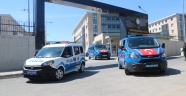 Kahramanmaraş'ta jandarma ve polis ekipleri konvoy oluşturarak çocukların bayramını kutladı