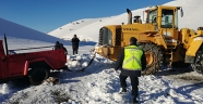 Kahramanmaraş'ta karda mahsur kalan baba ve 2 çocuğu kurtarıldı