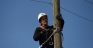Kahramanmaraş'ta kesintisiz elektrik enerjisi için kadınlardan zorlu mesai