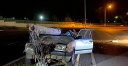 Kahramanmaraş'ta otomobil aydınlatma direğine çarptı: 2 yaralı
