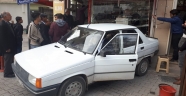 Kahramanmaraş'ta otomobil iş yerine girdi