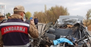 Kahramanmaraş'ta otomobille hafriyat kamyonu çarpıştı: 1 ölü