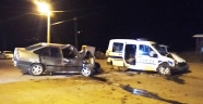 Kahramanmaraş'ta polis aracı ile otomobil çarpıştı: 2 ölü, 4 yaralı