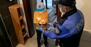 Kahramanmaraş'ta polislerden işitme engelli çocuğa doğum günü sürprizi