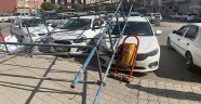 Kahramanmaraş'ta rüzgar nedeniyle demir iskele devrildi