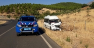 Kahramanmaraş'ta tarım işçilerini taşıyan minibüs kayaya çarptı: 11 yaralı