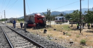Kahramanmaraş'ta trenin çarptığı tırın sürücüsü öldü