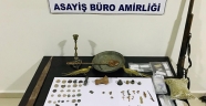 Kahramanmaraş'ta uyuşturucu operasyonunda tarihi objeler ele geçirildi