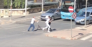 Kahramanmaraş'ta yayaya çarpan bisikletlinin kavgası güvenlik kamerasında