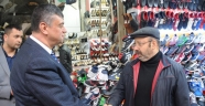 Kapalı çarşıda elini sıkmadık esnaf bırakmadı