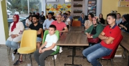 KİTAP YAPRAĞI EĞİTİM GELİŞİM VE FARKINDALIK DERNEĞİ GÖKYÜZÜNE RESİM ÇİZDİ