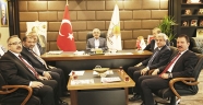 KMTSO YÖNETİMİ ŞAHİN AVŞAROĞLU'NU ZİYARET ETTİ