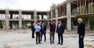 KONGRE BİNASINDA KATLAR YÜKSELİYOR